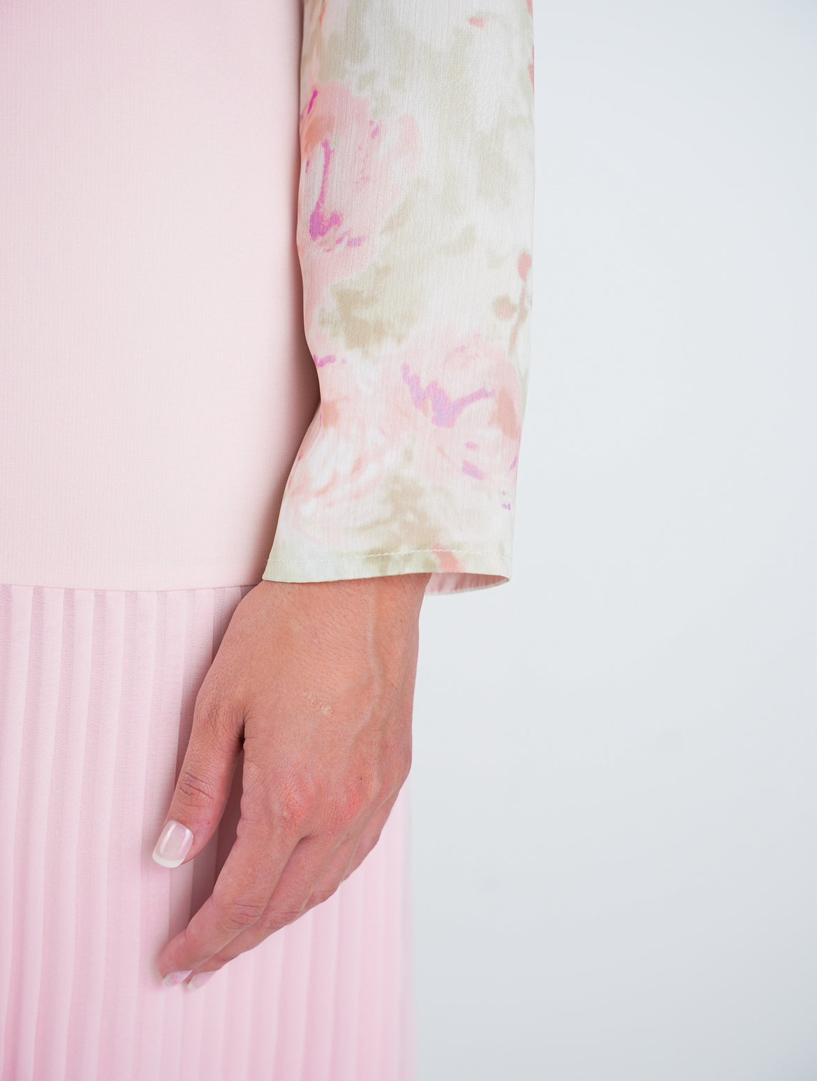 Chiffon Floral Contrast Pleated Midi Dress