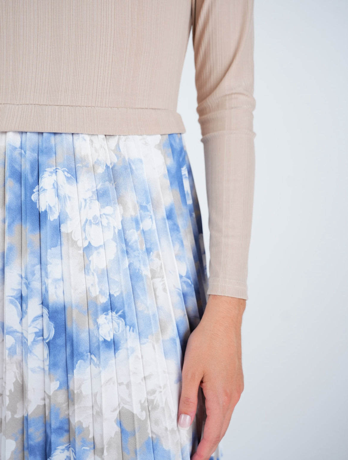 Two Tone Stretch Pleated Midi Dress