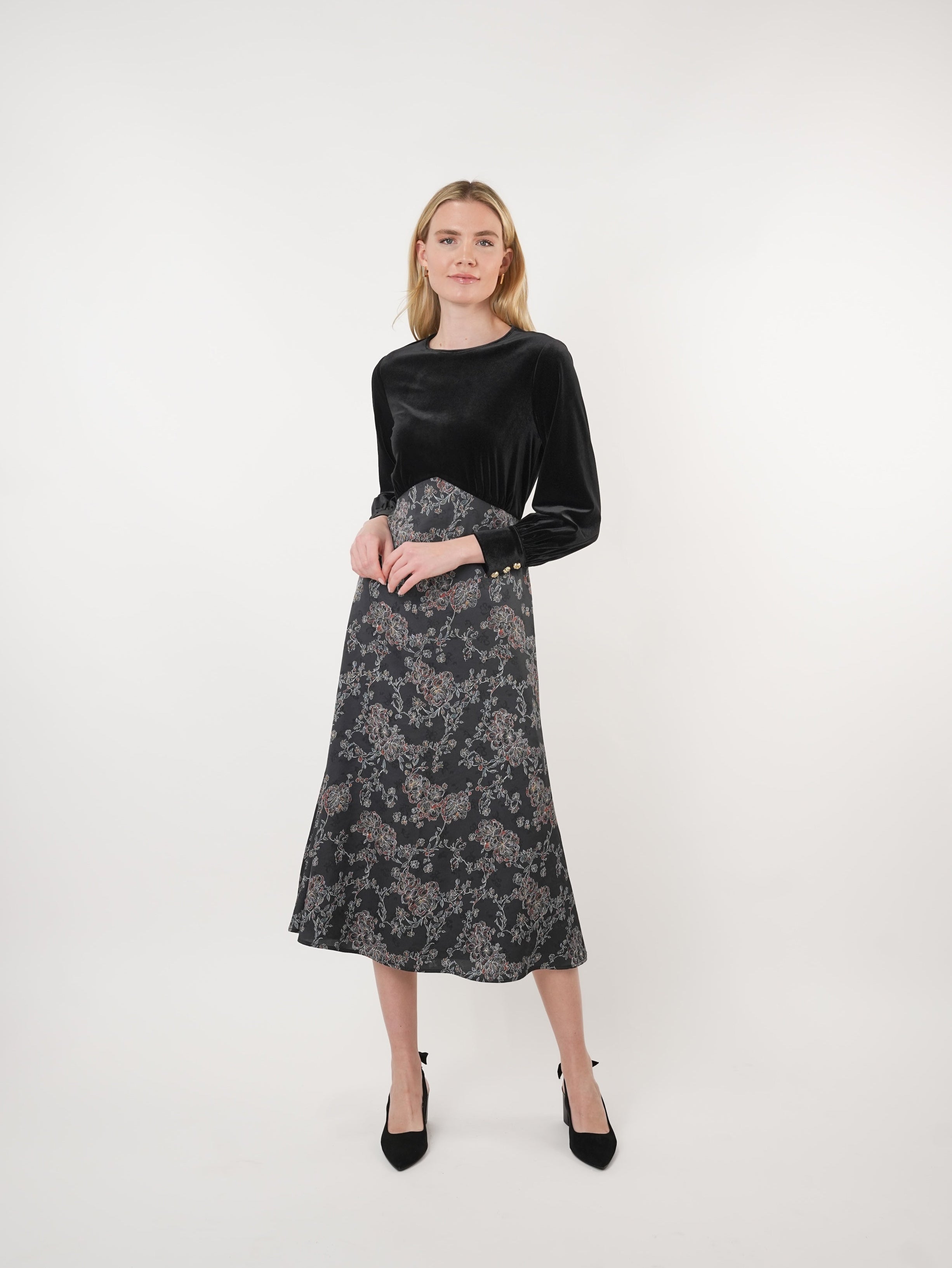Velvet Inverted V-Waist Midi Dress