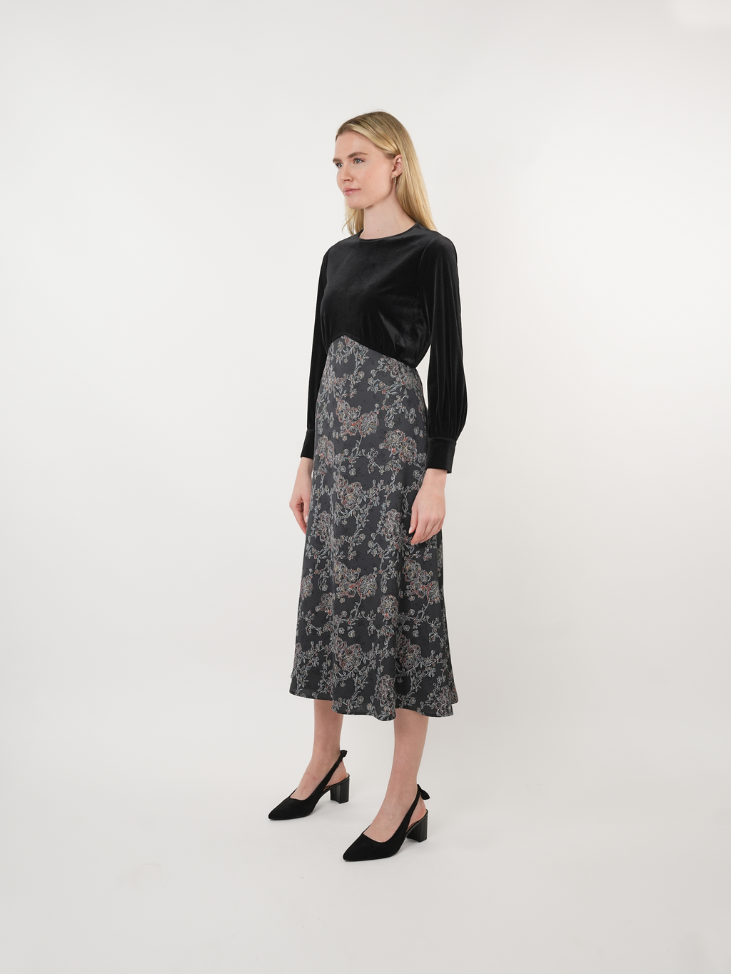 Velvet Inverted V-Waist Midi Dress